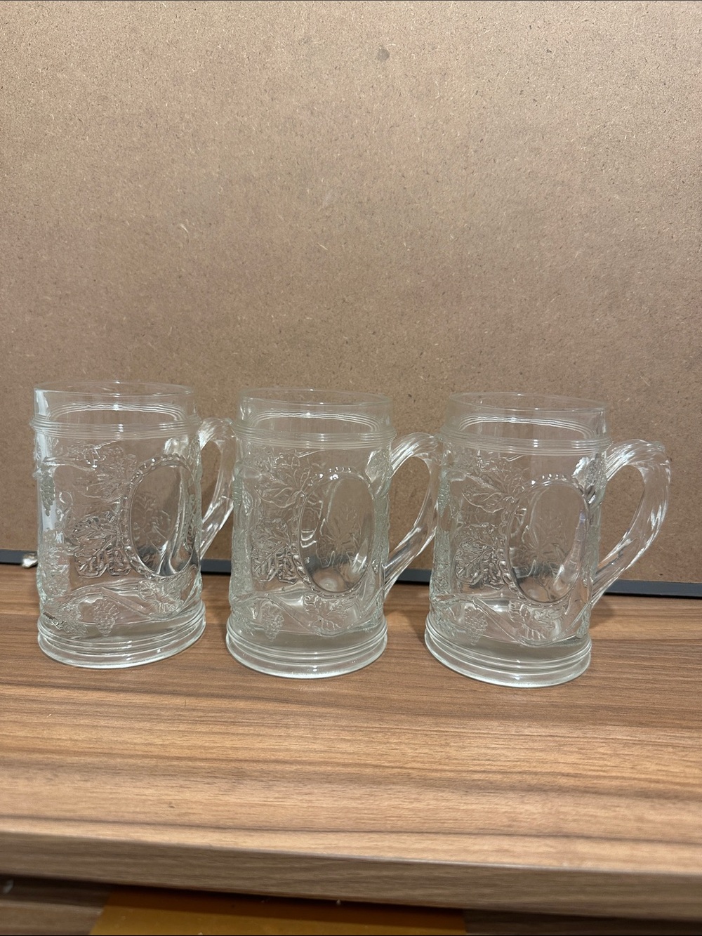 Vintage Pressed Glass Mug Grape Vine
Pattern Design- Set of 3